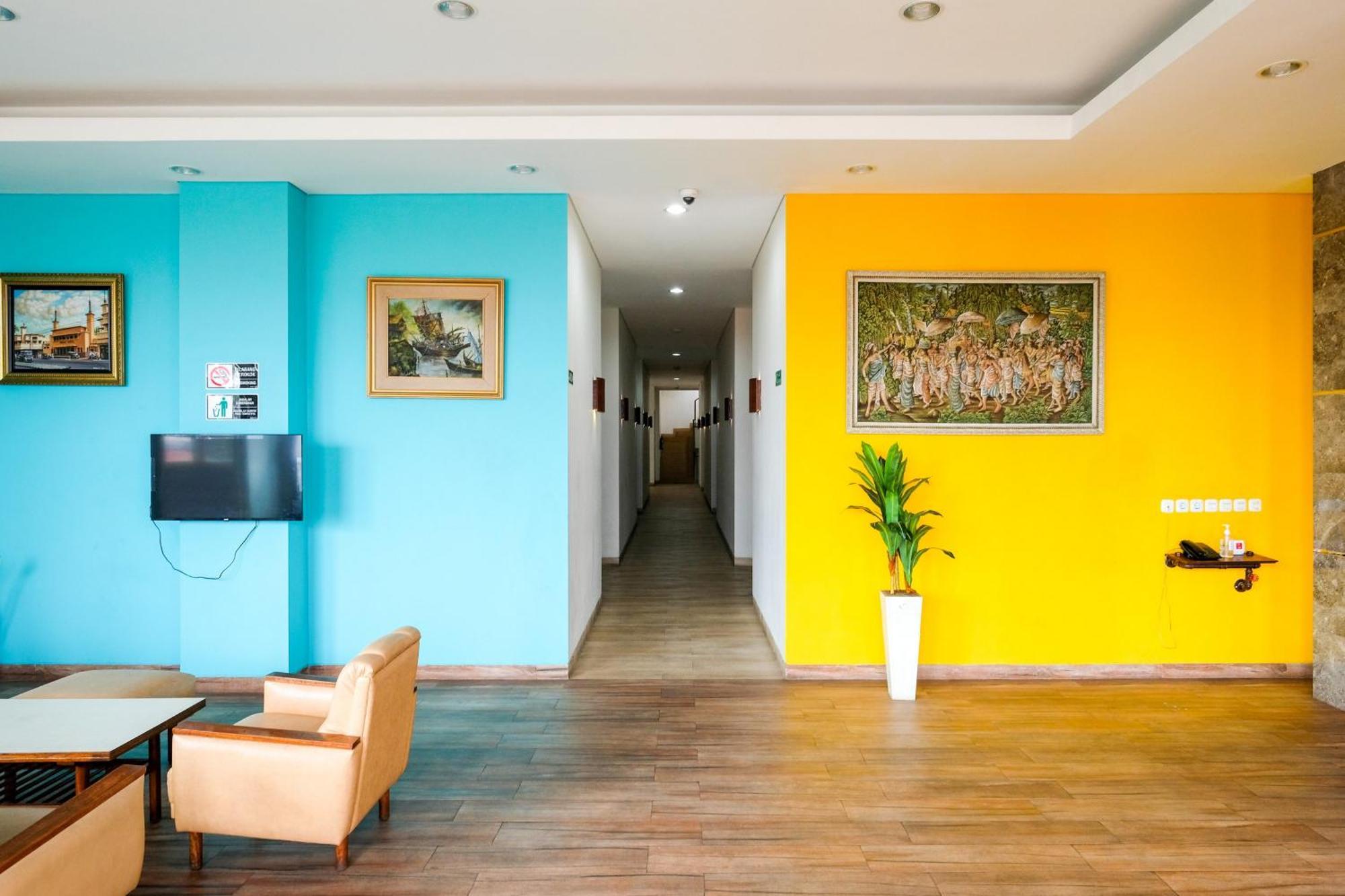 Sans Hotel Rajawali Surabaya By Reddoorz Krembangan Eksteriør bilde