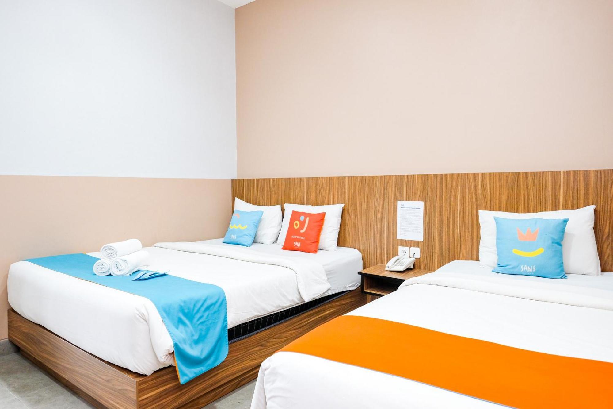 Sans Hotel Rajawali Surabaya By Reddoorz Krembangan Eksteriør bilde