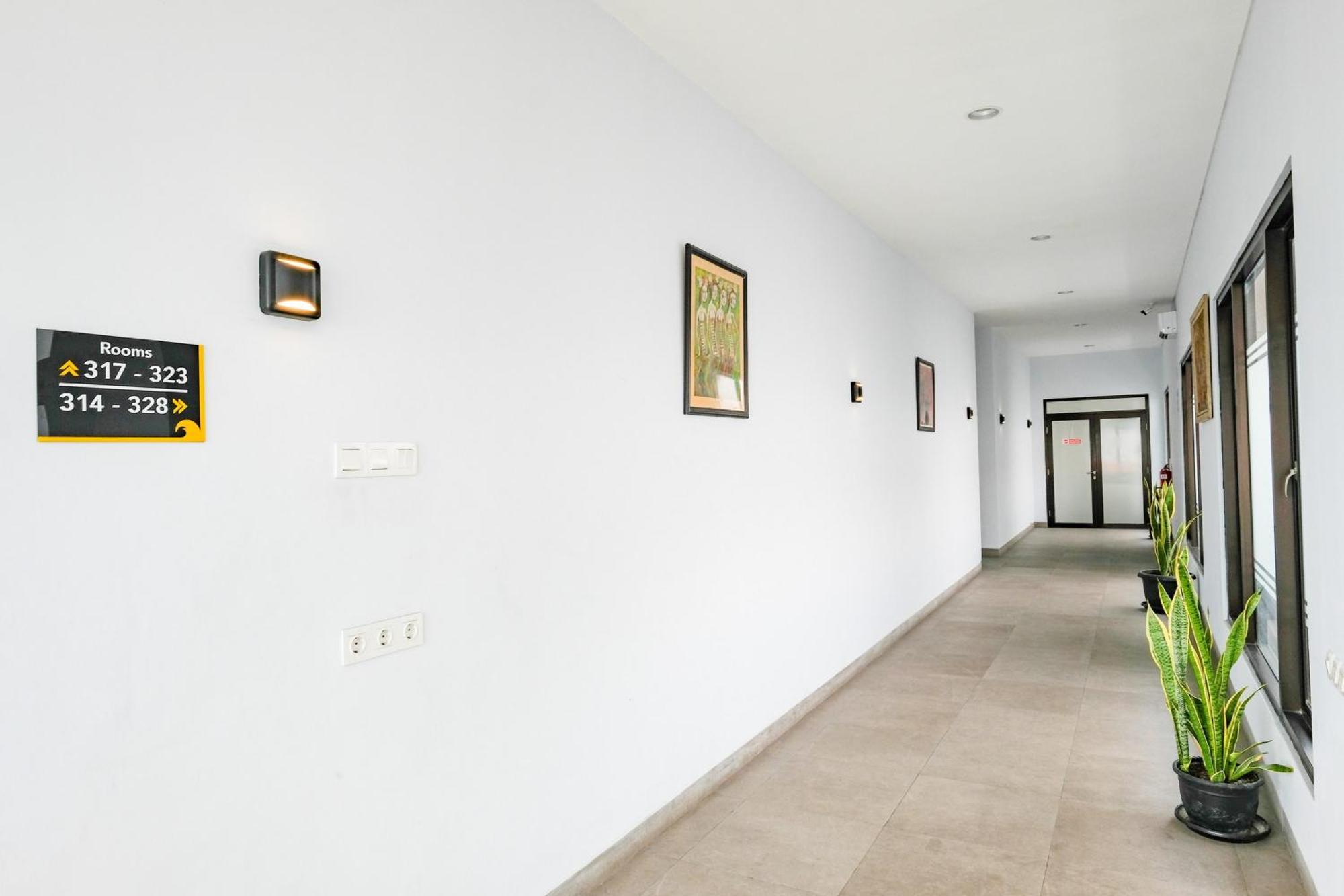 Sans Hotel Rajawali Surabaya By Reddoorz Krembangan Eksteriør bilde